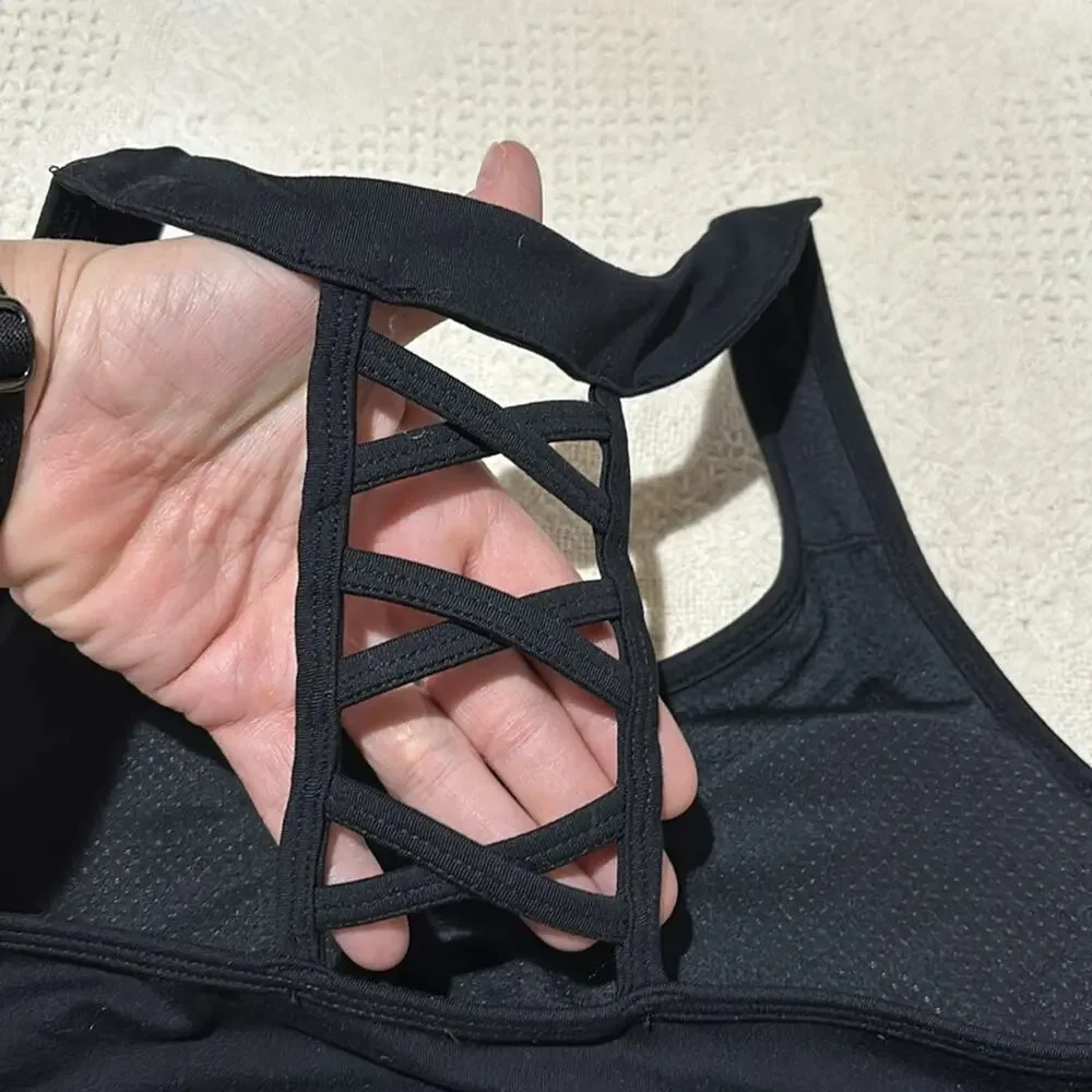 Gap L black tank sports bra removable pads shelf bra NWT lattice racer back